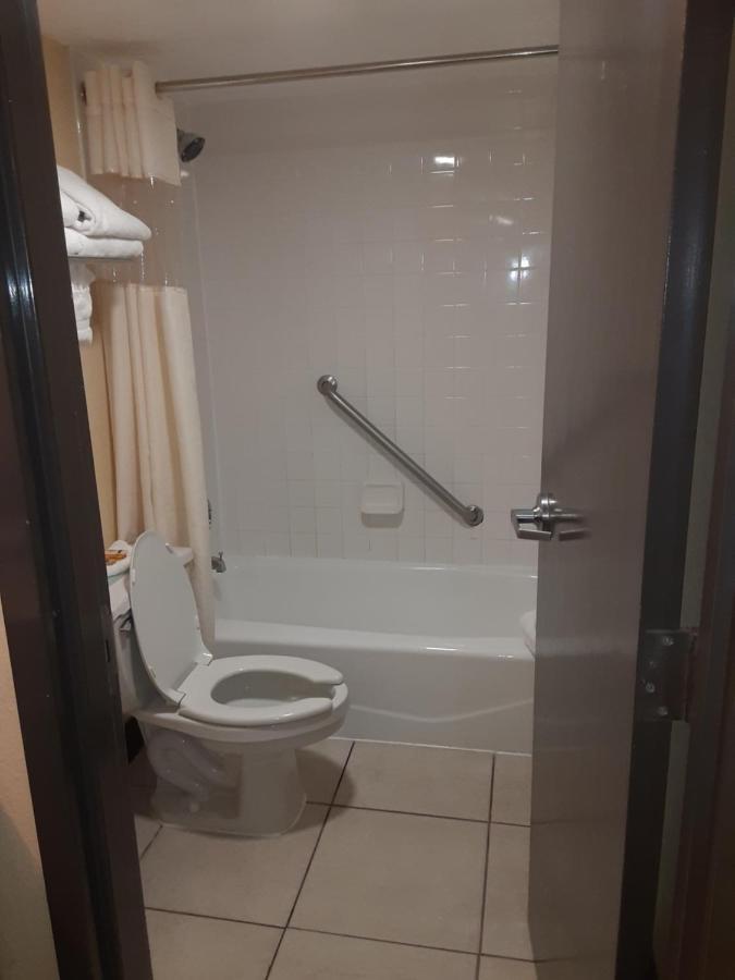 Charming One Bedroom Resort-Style Studio With Pool And Beach Access Ruskin Ngoại thất bức ảnh