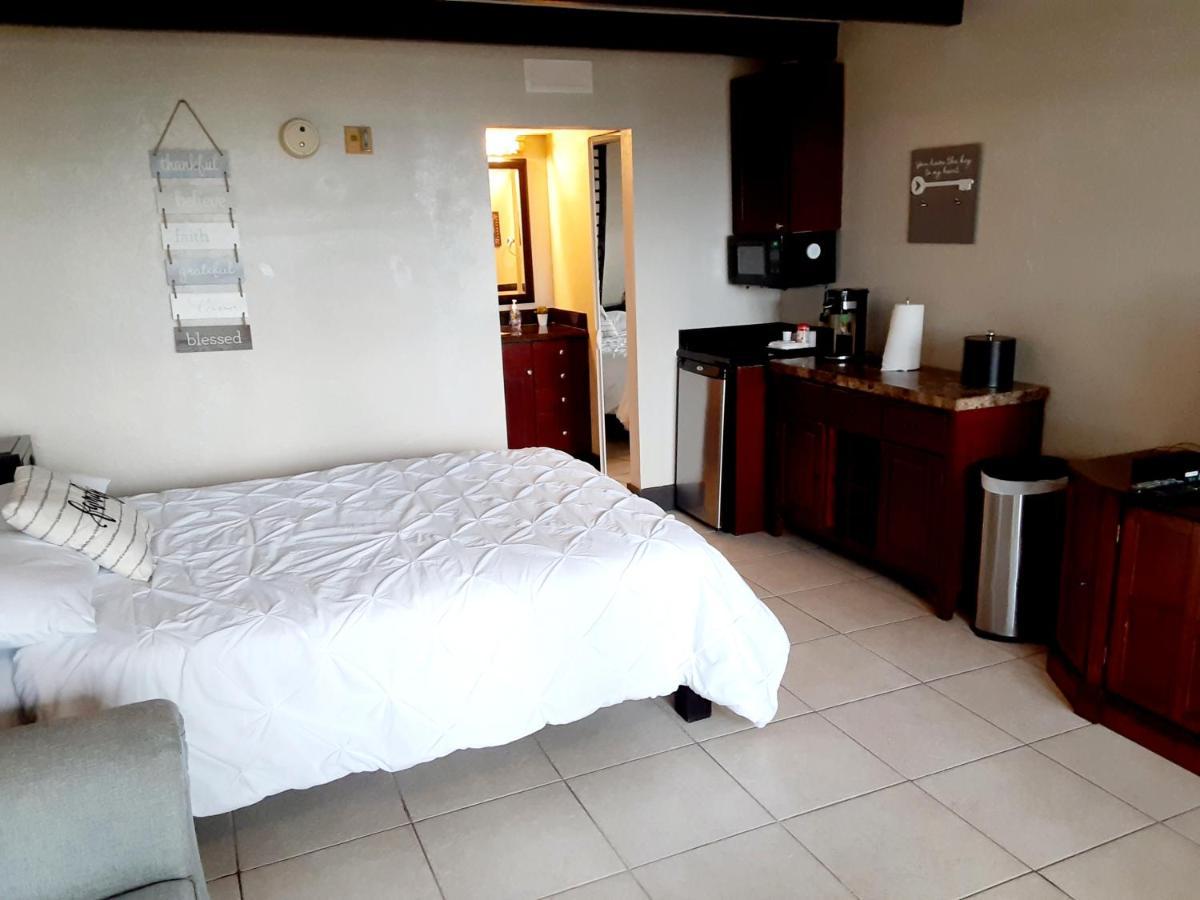 Charming One Bedroom Resort-Style Studio With Pool And Beach Access Ruskin Ngoại thất bức ảnh