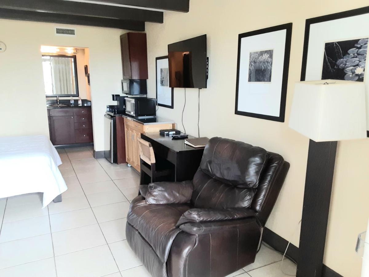 Charming One Bedroom Resort-Style Studio With Pool And Beach Access Ruskin Ngoại thất bức ảnh